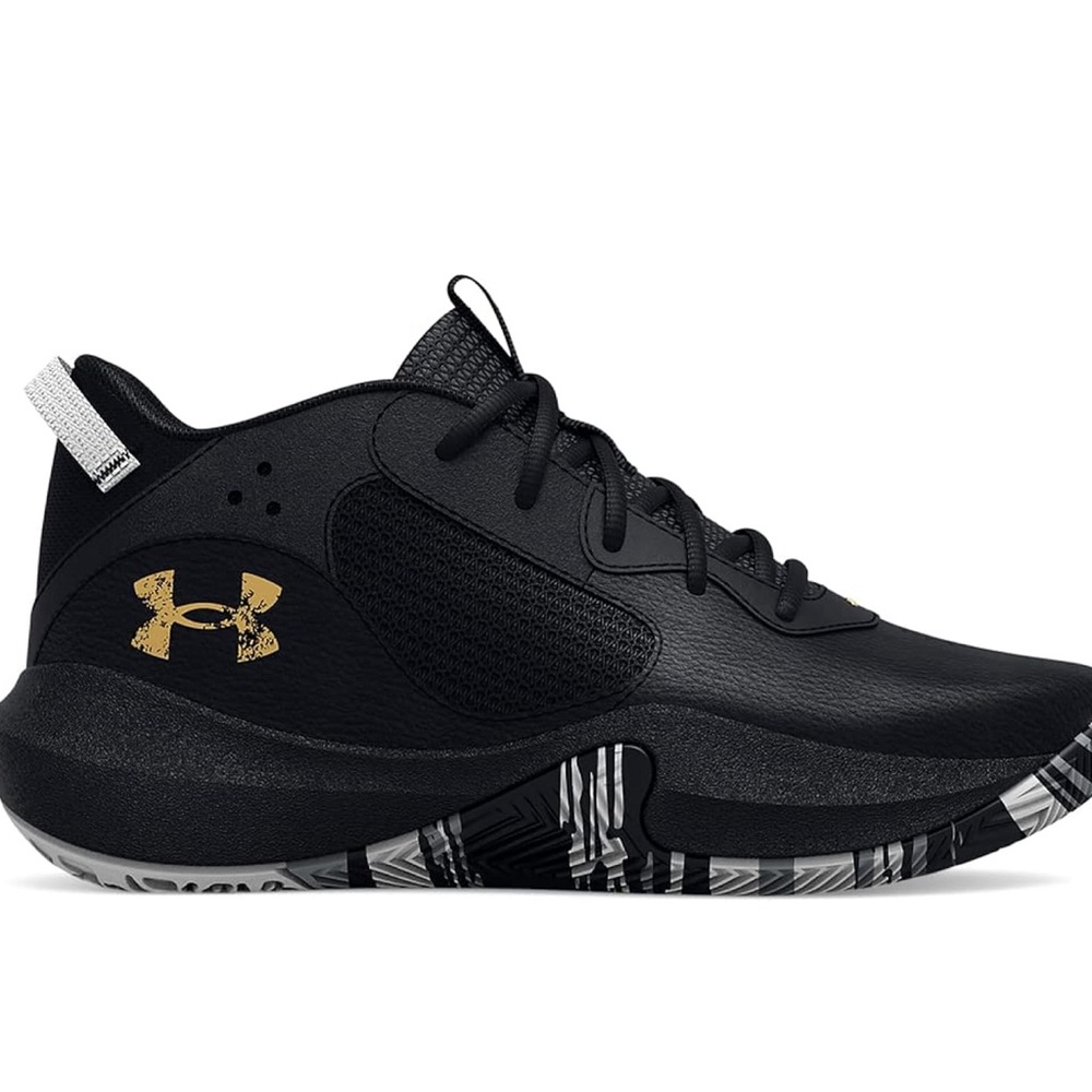 NEVER WORN. BOYS' UNDER ARMOUR BIG KID LOCKDOWN 5Y BASKETBALL SHOES.